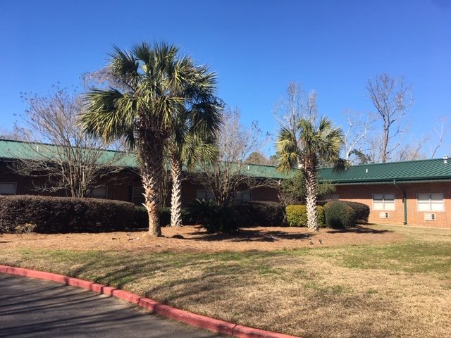 CROWNE HEALTH CARE OF MOBILE nursing home in MOBILE, AL - Photo 2 of 10