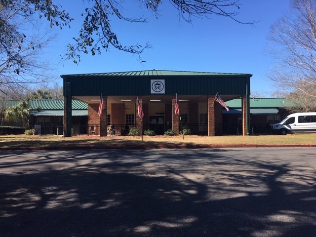 CROWNE HEALTH CARE OF MOBILE nursing home in MOBILE, AL - Photo 3 of 10