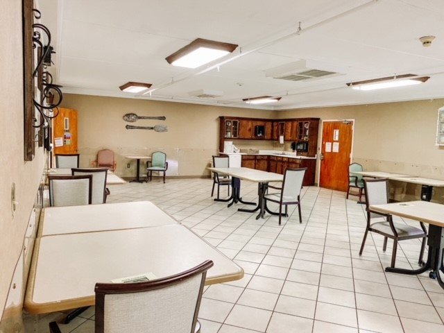 ENGLEWOOD HEALTH CARE CENTER nursing home in MONROEVILLE, AL - Photo 4 of 10