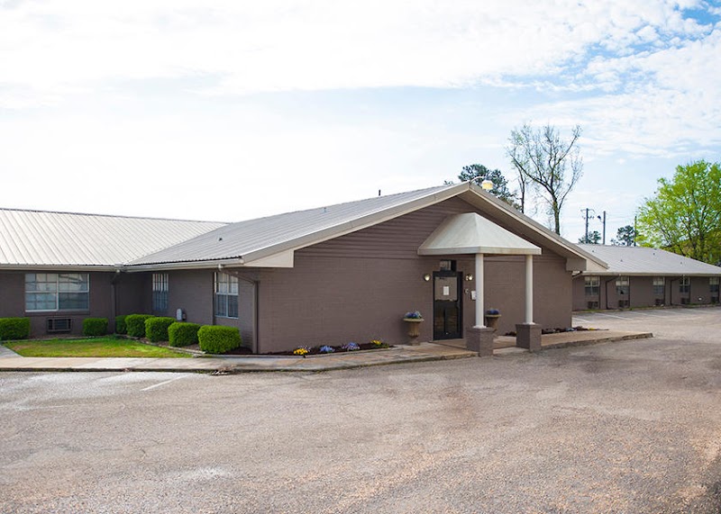 PARK MANOR HEALTH AND REHABILITATION, LLC nursing home in NORTHPORT, AL - Photo 1 of 3