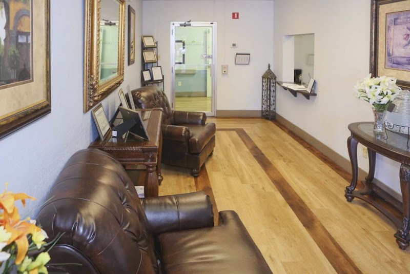 DESERT TERRACE HEALTHCARE CENTER nursing home in PHOENIX, AZ - Photo 4 of 5