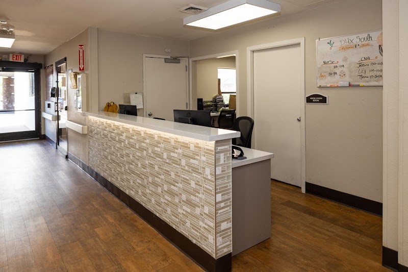 CORONADO HEALTHCARE CENTER nursing home in PHOENIX, AZ - Photo 4 of 10