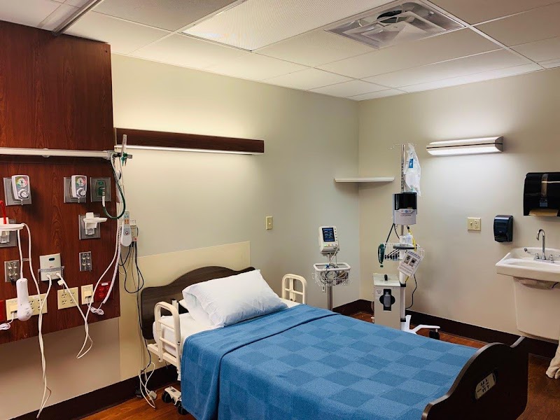 PEORIA POST ACUTE AND REHABILITATION nursing home in PEORIA, AZ - Photo 4 of 10
