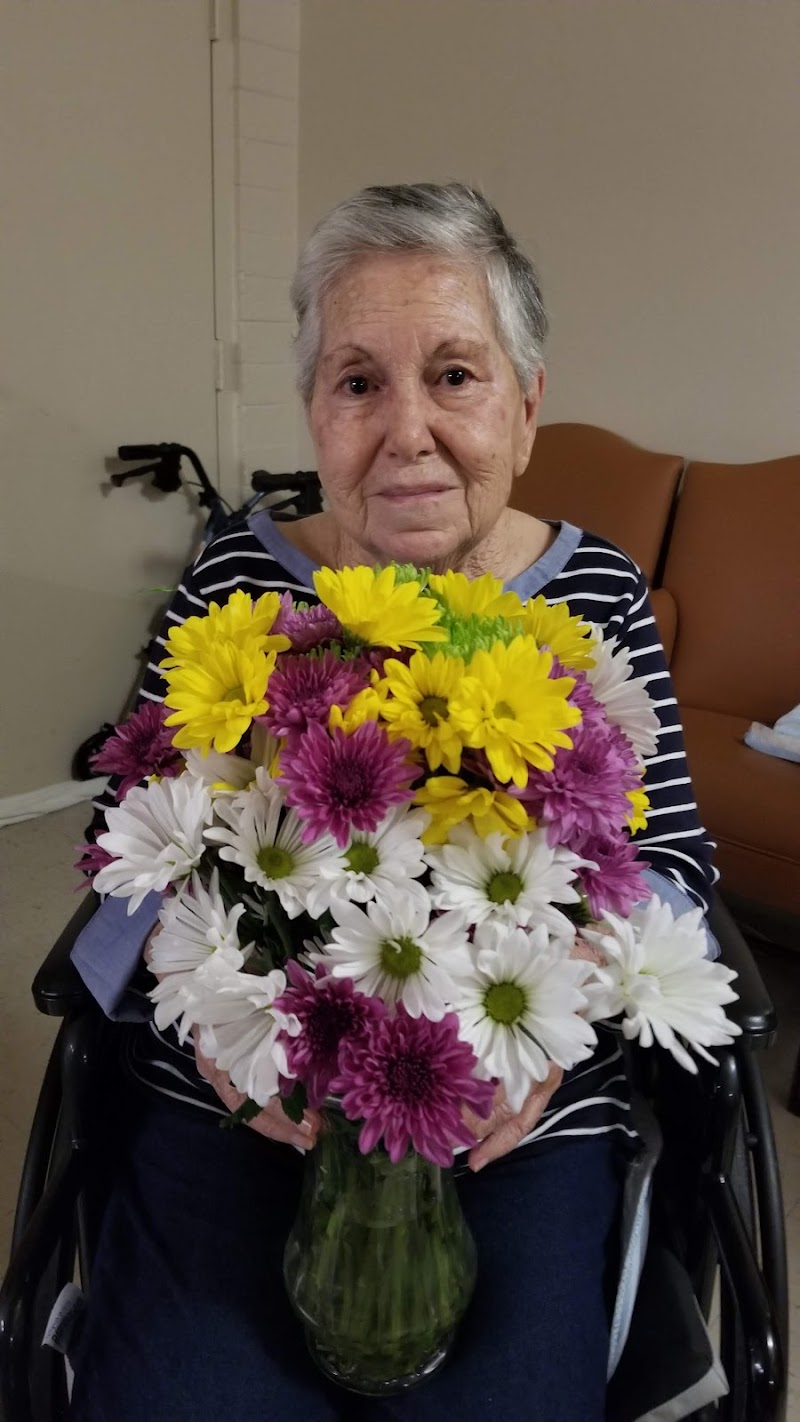 DEVON GABLES REHABILITATION CENTER nursing home in TUCSON, AZ - Photo 5 of 5