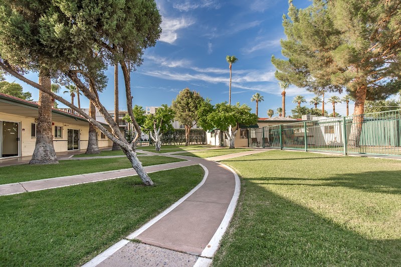 MARYLAND GARDENS POST ACUTE nursing home in PHOENIX, AZ - Photo 3 of 5