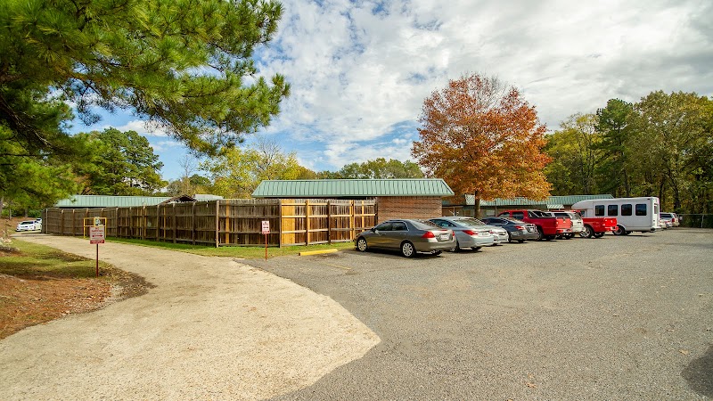 THE BLOSSOMS AT HOT SPRINGS REHAB AND NURSING CENT nursing home in HOT SPRINGS, AR - Photo 2 of 9