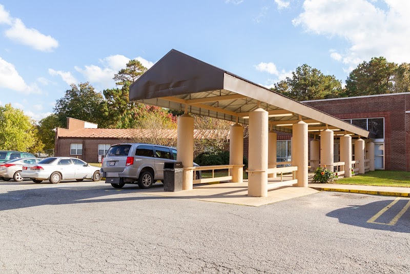 THE BLOSSOMS AT WEST DIXON REHAB & NURSING CENTER nursing home in LITTLE ROCK, AR - Photo 2 of 5