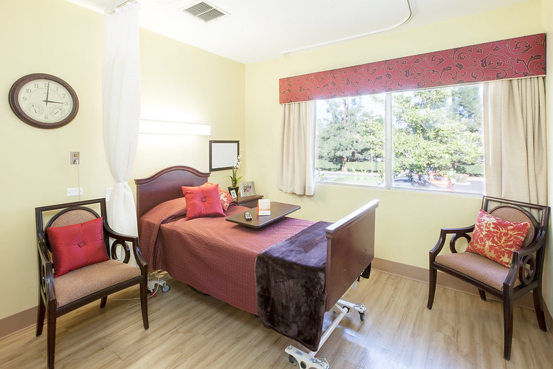 REDLANDS HEALTHCARE CENTER nursing home in REDLANDS, CA - Photo 5 of 10