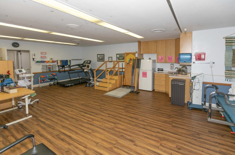 PALOMAR VISTA HEALTHCARE CENTER nursing home in ESCONDIDO, CA - Photo 5 of 10