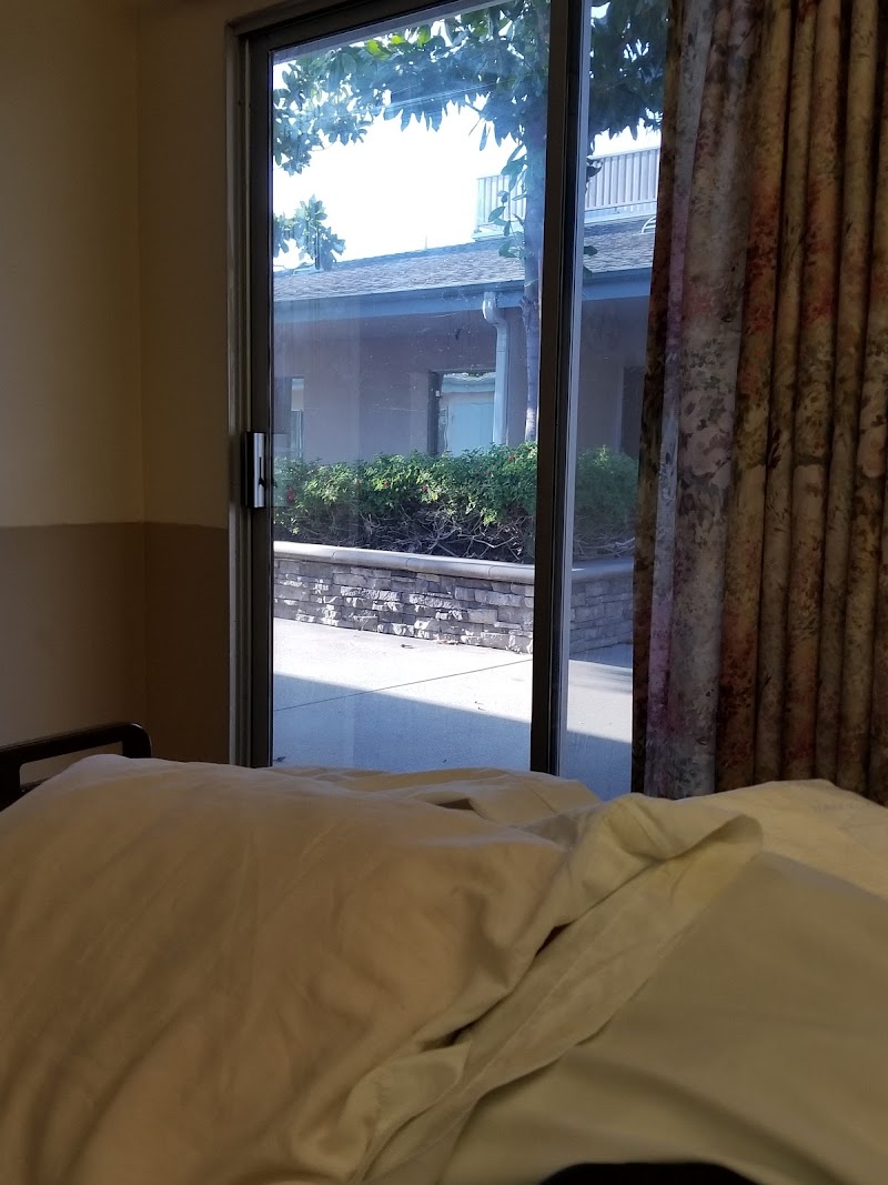 HERITAGE GARDENS HEALTH CARE CENTER nursing home in LOMA LINDA, CA - Photo 3 of 10