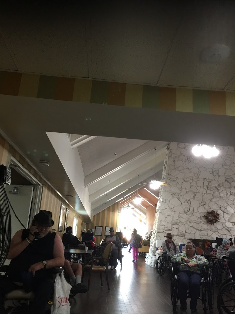 CORONA HEALTH CARE CENTER nursing home in CORONA, CA - Photo 2 of 5