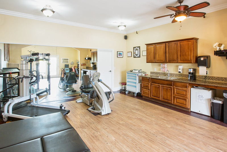 LA PALOMA HEALTHCARE CENTER nursing home in OCEANSIDE, CA - Photo 5 of 10