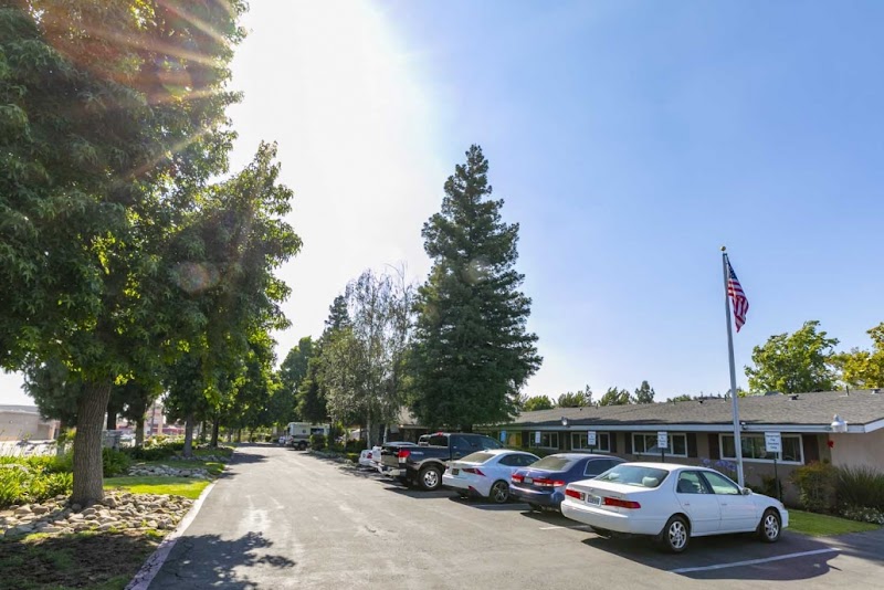 CLAREMONT CARE CENTER nursing home in POMONA, CA - Photo 4 of 5