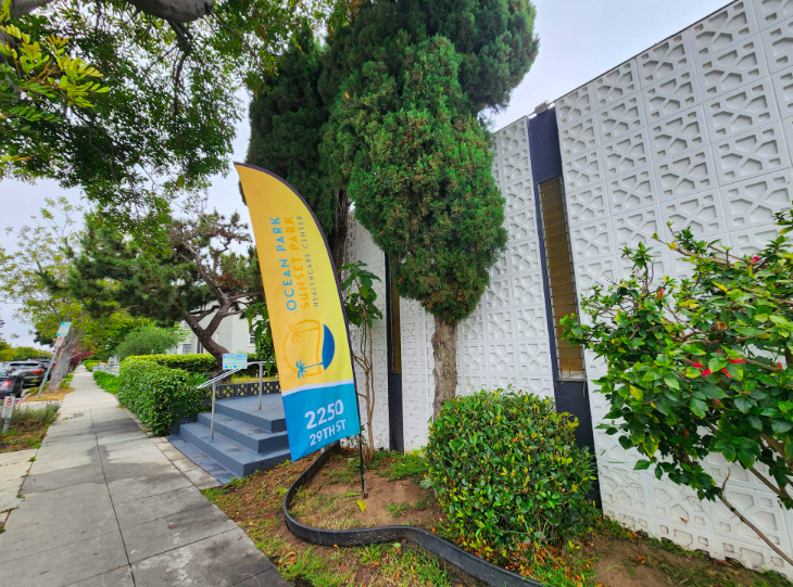 SUNSET PARK HEALTHCARE nursing home in SANTA MONICA, CA - Photo 2 of 5