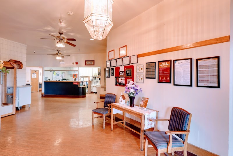 SAN LUIS CARE CENTER nursing home in NEWMAN, CA - Photo 4 of 5