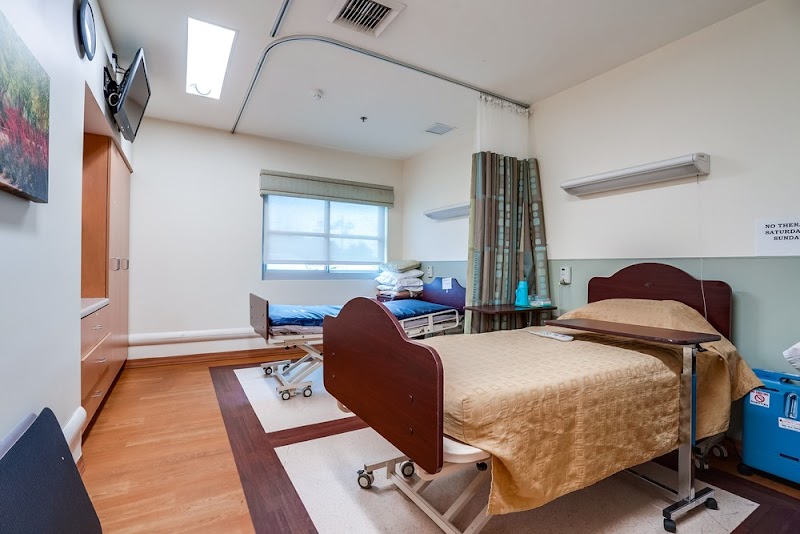 LEISURE GLEN POST ACUTE CARE CENTER nursing home in GLENDALE, CA - Photo 3 of 10