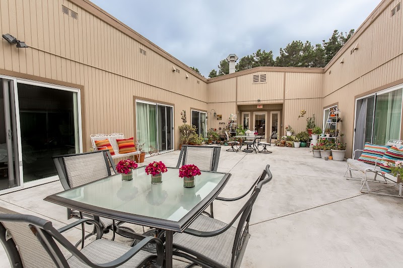 WINDSOR MONTEREY CARE CENTER nursing home in MONTEREY, CA - Photo 3 of 5