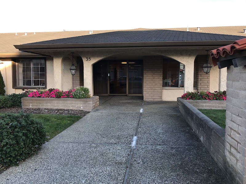 GOLDEN HEIGHTS HEALTHCARE nursing home in DALY CITY, CA - Photo 2 of 5