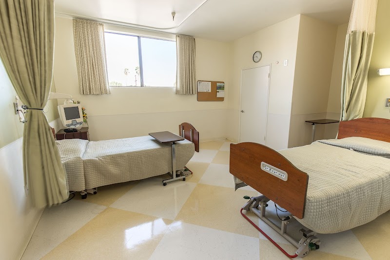 WINDSOR GARDENS CONVALESCENT HOSPITAL nursing home in LOS ANGELES, CA - Photo 3 of 5