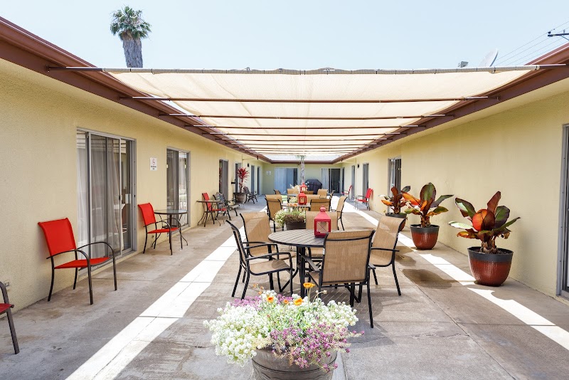 MISSION PALMS HEALTHCARE CENTER nursing home in WESTMINSTER, CA - Photo 5 of 10