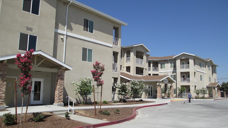 SIERRA VIEW HOMES nursing home in REEDLEY, CA - Photo 2 of 6