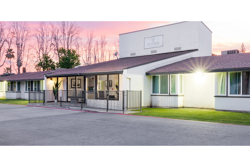 SAN JOAQUIN NURSING CENTER AND REHABILITATION CENT nursing home in BAKERSFIELD, CA - Photo 2 of 5