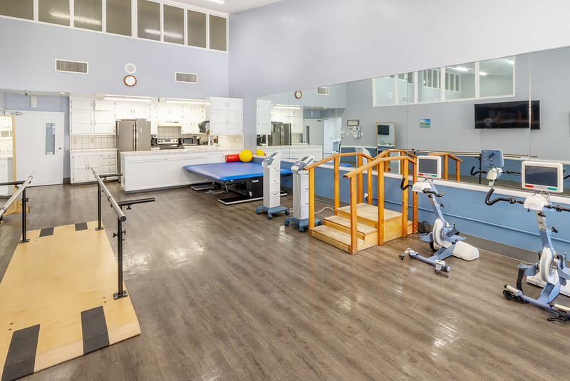 SAN JOAQUIN NURSING CENTER AND REHABILITATION CENT nursing home in BAKERSFIELD, CA - Photo 5 of 5