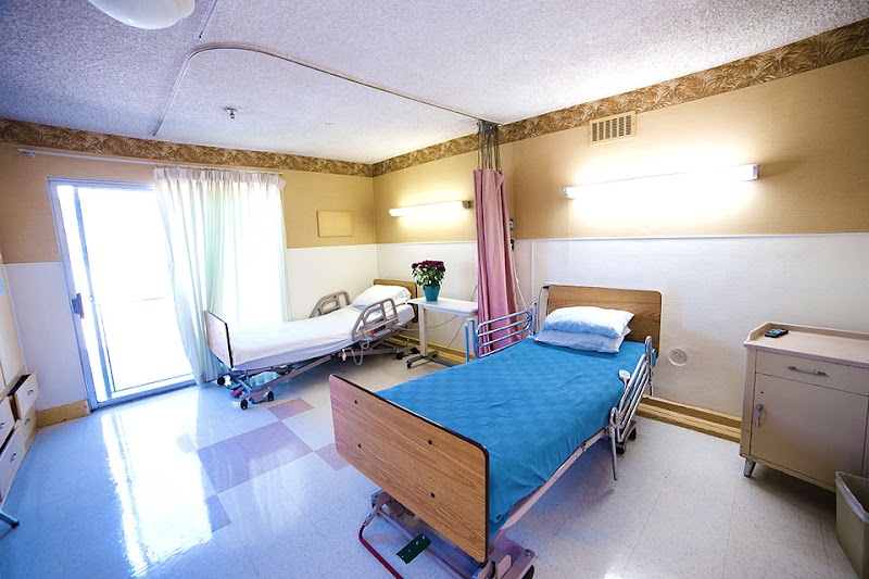 BURLINGTON CONVALESCENT HOSPITAL nursing home in LOS ANGELES, CA - Photo 5 of 10