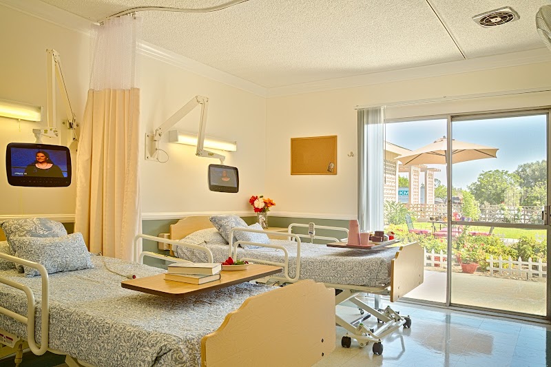 COMMUNITY EXTENDED CARE HOSPITAL OF MONTCLAIR nursing home in MONTCLAIR, CA - Photo 4 of 10
