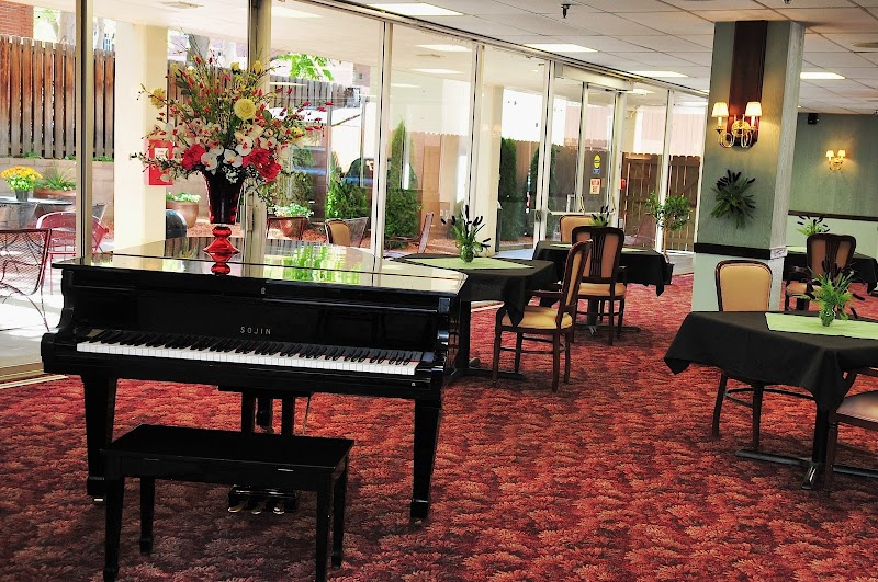 BRIARWOOD HEALTH CARE CENTER nursing home in DENVER, CO - Photo 5 of 10