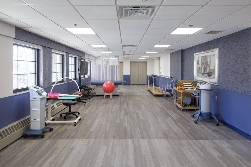 AUTUMN LAKE HEALTHCARE AT CROMWELL nursing home in CROMWELL, CT - Photo 2 of 5