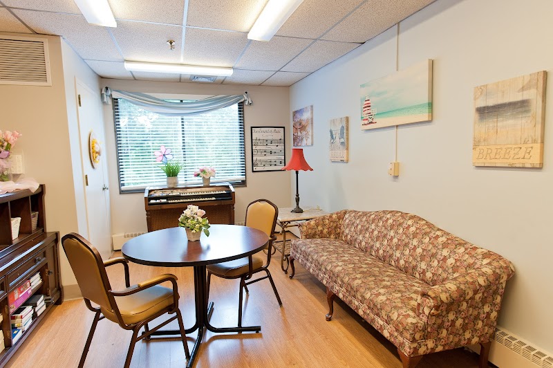 AUTUMN LAKE HEALTHCARE AT CROMWELL nursing home in CROMWELL, CT - Photo 4 of 5
