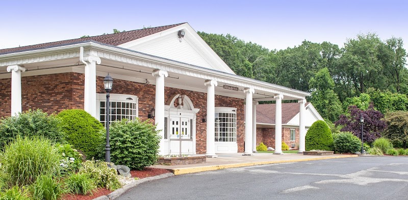 COMPLETE CARE AT KIMBERLY HALL NORTH nursing home in WINDSOR, CT - Photo 3 of 5