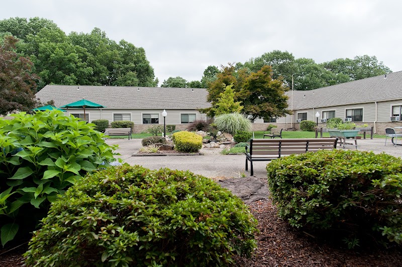 AUTUMN LAKE HEALTHCARE AT NEW BRITAIN nursing home in NEW BRITAIN, CT - Photo 4 of 10