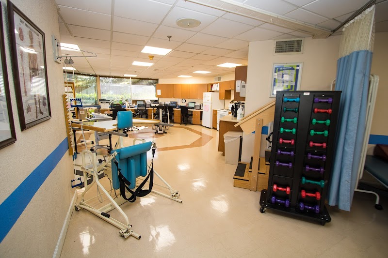 SHORE ACRES CARE CENTER AND REHAB nursing home in SAINT PETERSBURG, FL - Photo 4 of 5