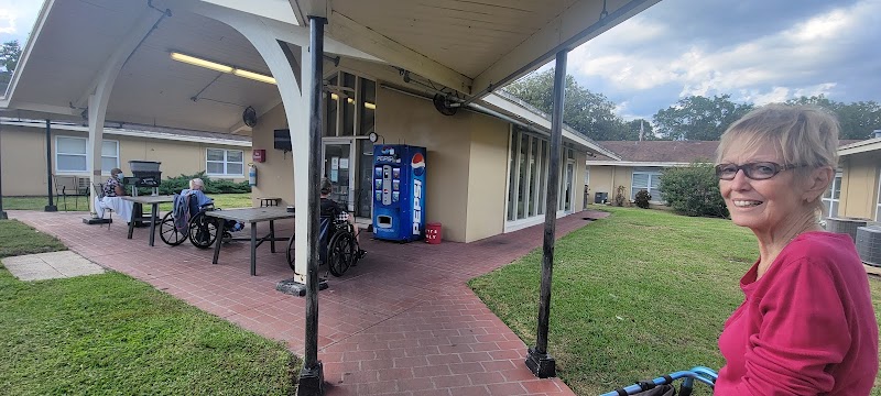 WINTER HAVEN HEALTH AND REHABILITATION CENTER nursing home in WINTER HAVEN, FL - Photo 5 of 5