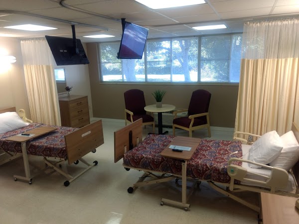 STUART REHABILITATION AND HEALTHCARE nursing home in STUART, FL - Photo 1 of 7