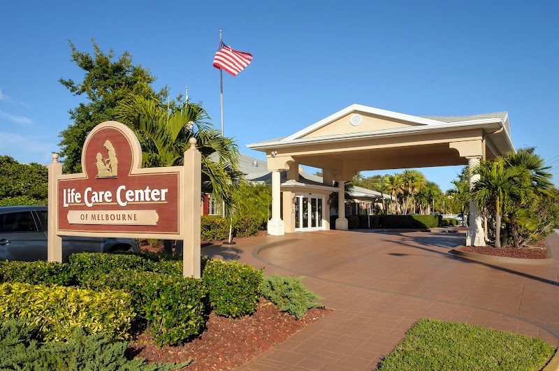 LIFE CARE CENTER OF MELBOURNE nursing home in MELBOURNE, FL - Photo 2 of 10