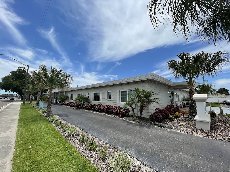 EAGLE LAKE NURSING AND REHAB CARE CENTER nursing home in SAINT PETERSBURG, FL - Photo 4 of 5