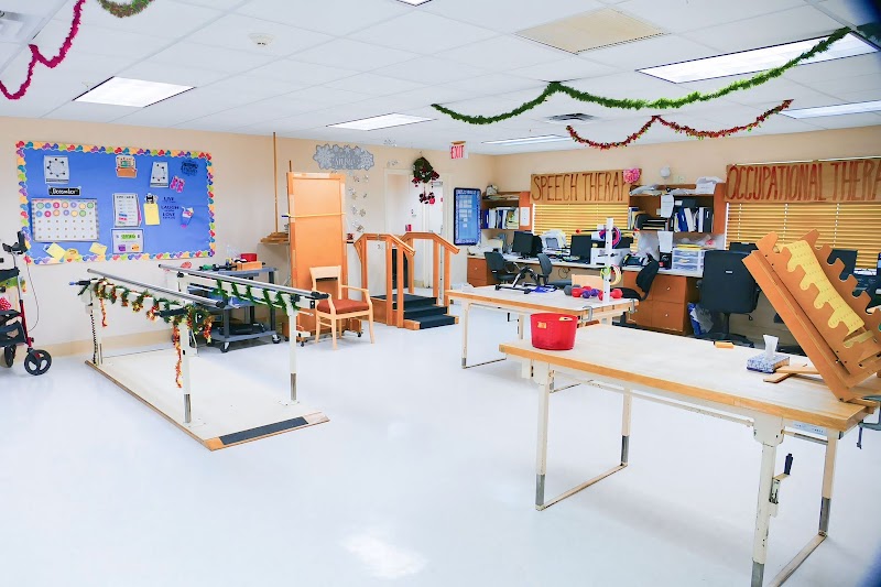 PALMS CARE CENTER AND REHAB nursing home in LAUDERDALE LAKES, FL - Photo 4 of 5