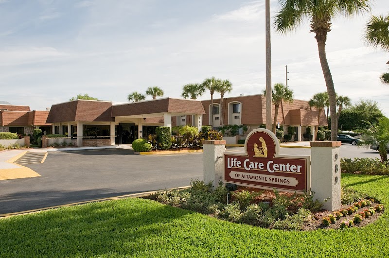LIFE CARE CENTER OF ALTAMONTE SPRINGS nursing home in ALTAMONTE SPRINGS, FL - Photo 2 of 5