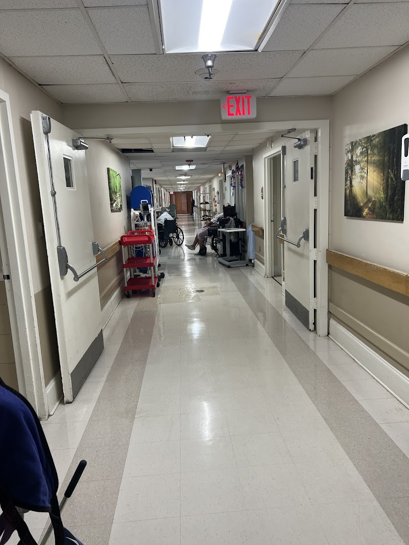 LONGWOOD HEALTH AND REHABILITATION CENTER nursing home in LONGWOOD, FL - Photo 2 of 5