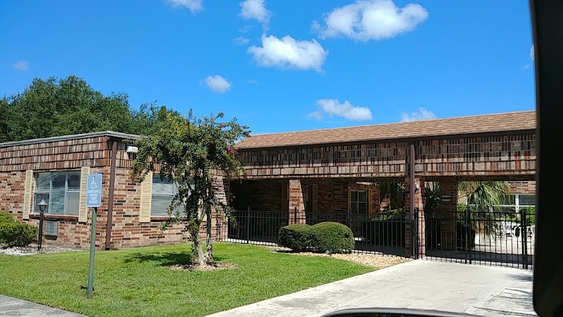 ORANGE PARK REHABILITATION AND NURSING CENTER nursing home in ORANGE PARK, FL - Photo 5 of 9