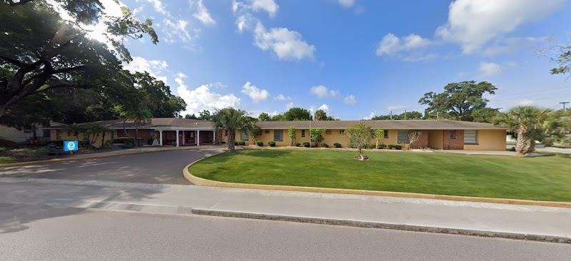 GOLFVIEW NURSING CENTER nursing home in SAINT PETERSBURG, FL - Photo 2 of 5