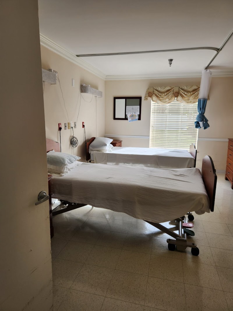 NAPLES HEALTH AND REHABILITATION CENTER nursing home in NAPLES, FL - Photo 2 of 5