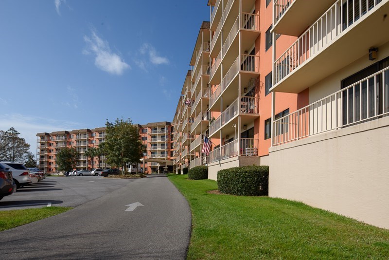 WILLOWBROOKE COURT AT AZALEA TRACE nursing home in PENSACOLA, FL - Photo 2 of 10