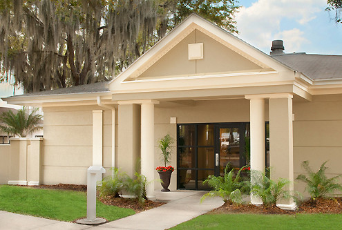 SOLARIS HEALTHCARE PLANT CITY nursing home in PLANT CITY, FL - Photo 2 of 10