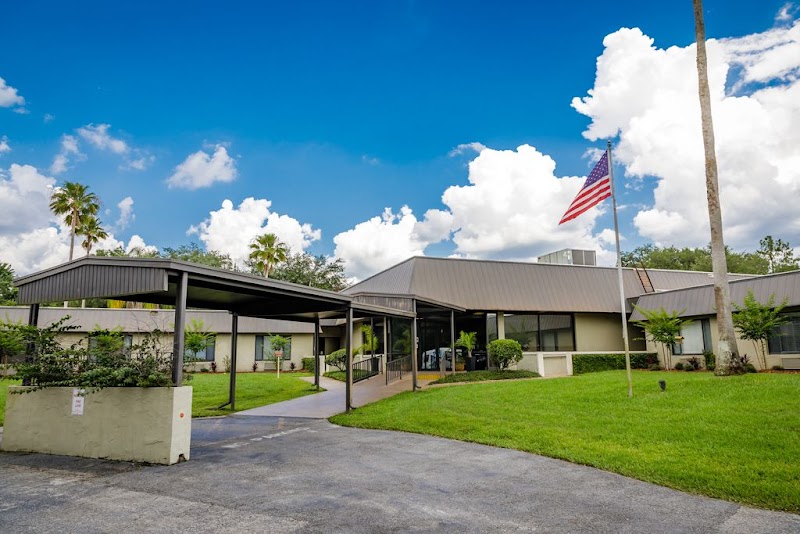 SOLARIS HEALTHCARE PLANT CITY nursing home in PLANT CITY, FL - Photo 3 of 10