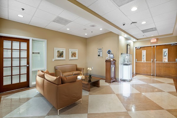 HIGHLANDS LAKE CENTER nursing home in LAKELAND, FL - Photo 1 of 5