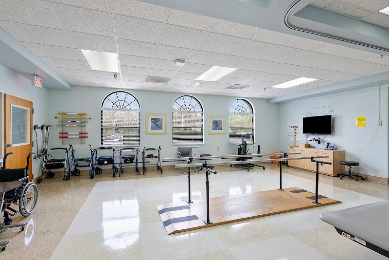 HIGHLANDS LAKE CENTER nursing home in LAKELAND, FL - Photo 4 of 5